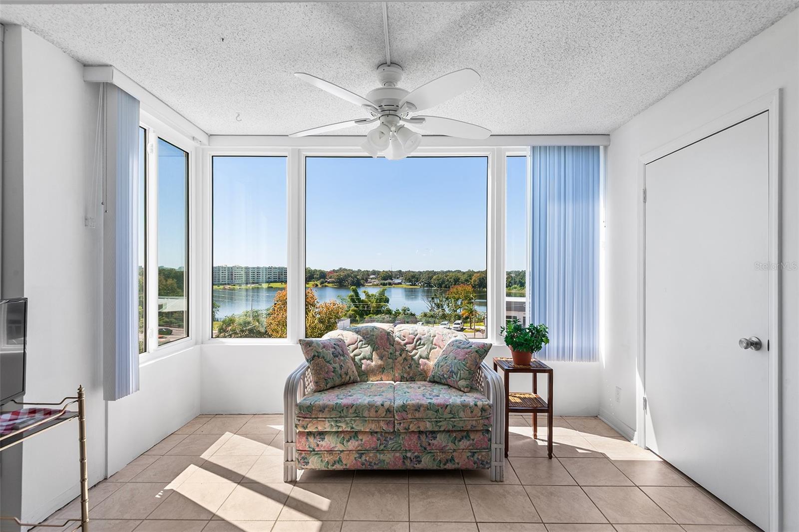 LAKERIDGE CONDO - Residential