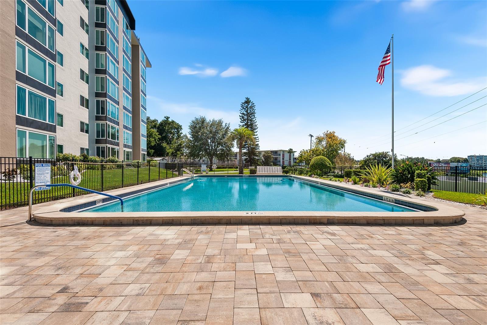 LAKERIDGE CONDO - Residential