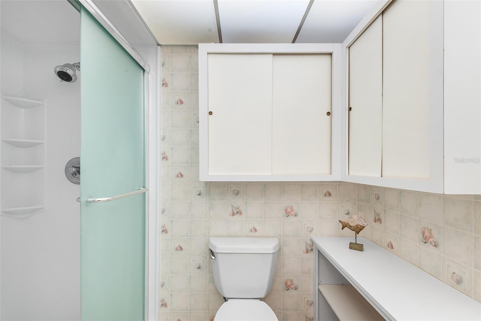 LAKERIDGE CONDO - Residential