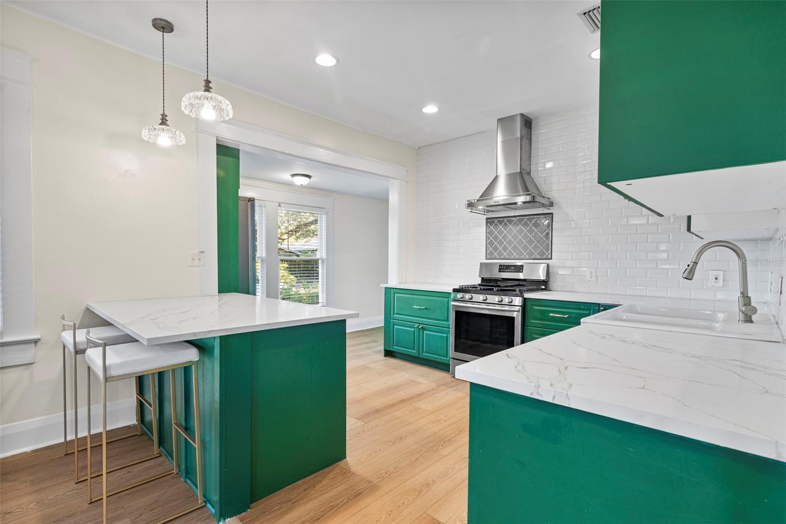 SUWANEE HEIGHTS - Residential Income