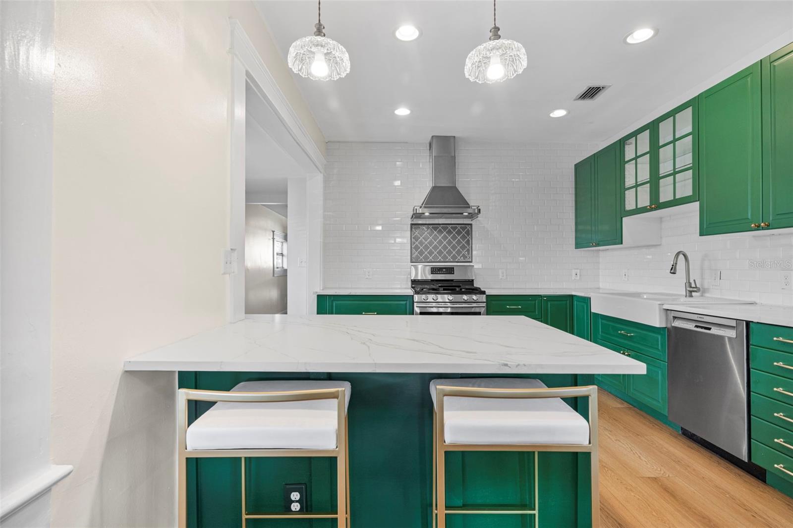 SUWANEE HEIGHTS - Residential Income