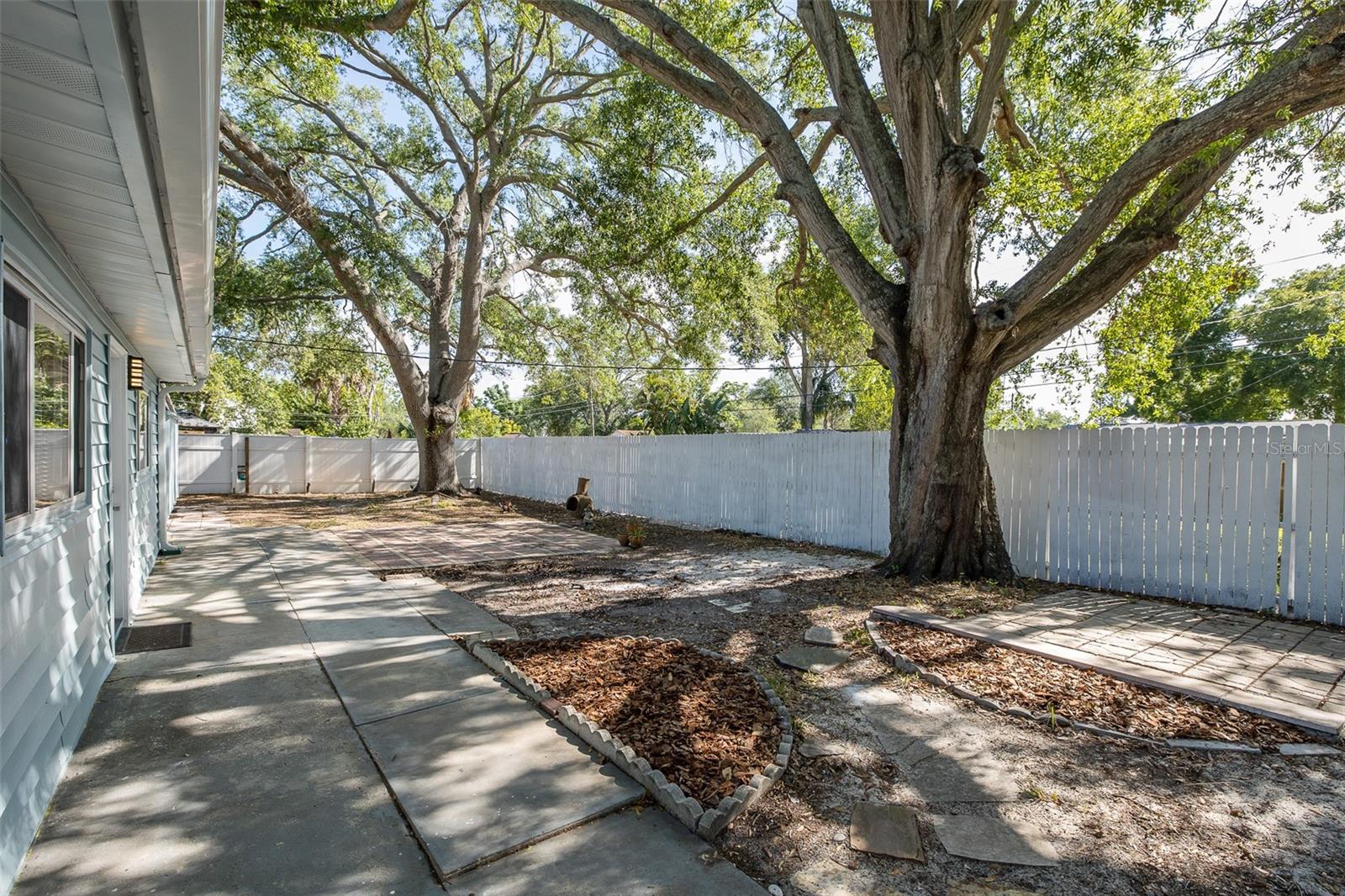 MEADOW LAWN 2ND ADD - Residential