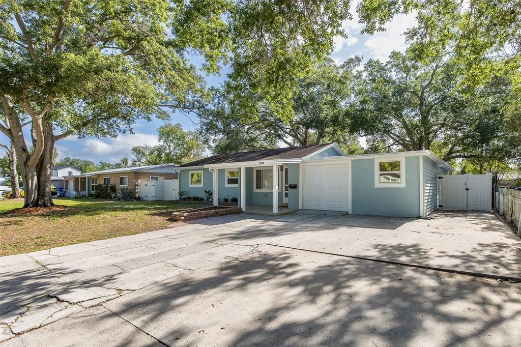 Photo of 7235 15th Street N, St Petersburg, FL 33702 (MLS # TB8497433)