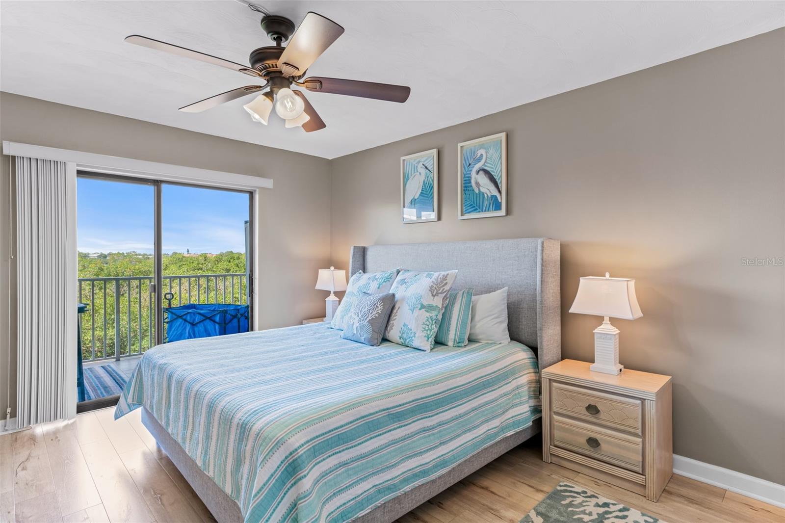 BAY SHORES YACHT & TENNIS CLUB - Residential