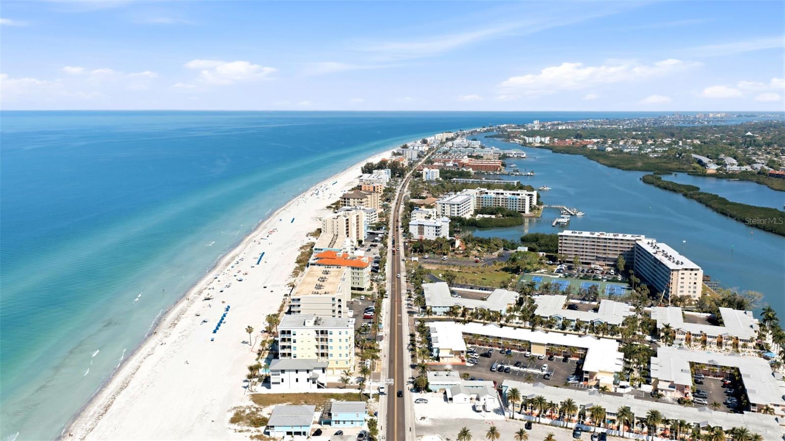 BAY SHORES YACHT & TENNIS CLUB - Residential