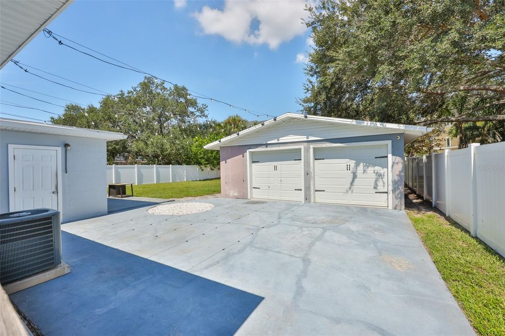 Photo of 3027 W Napoleon Avenue, Tampa, FL 33611 (MLS # TB8433372)