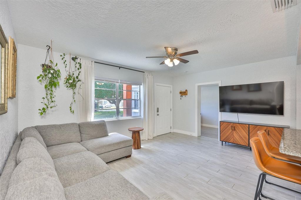 Photo of 3027 W Napoleon Avenue, Tampa, FL 33611 (MLS # TB8433372)