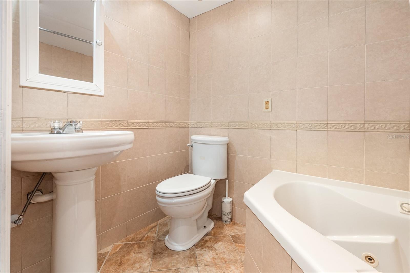 NORTH ORLANDO RANCHES SEC 06 - Residential