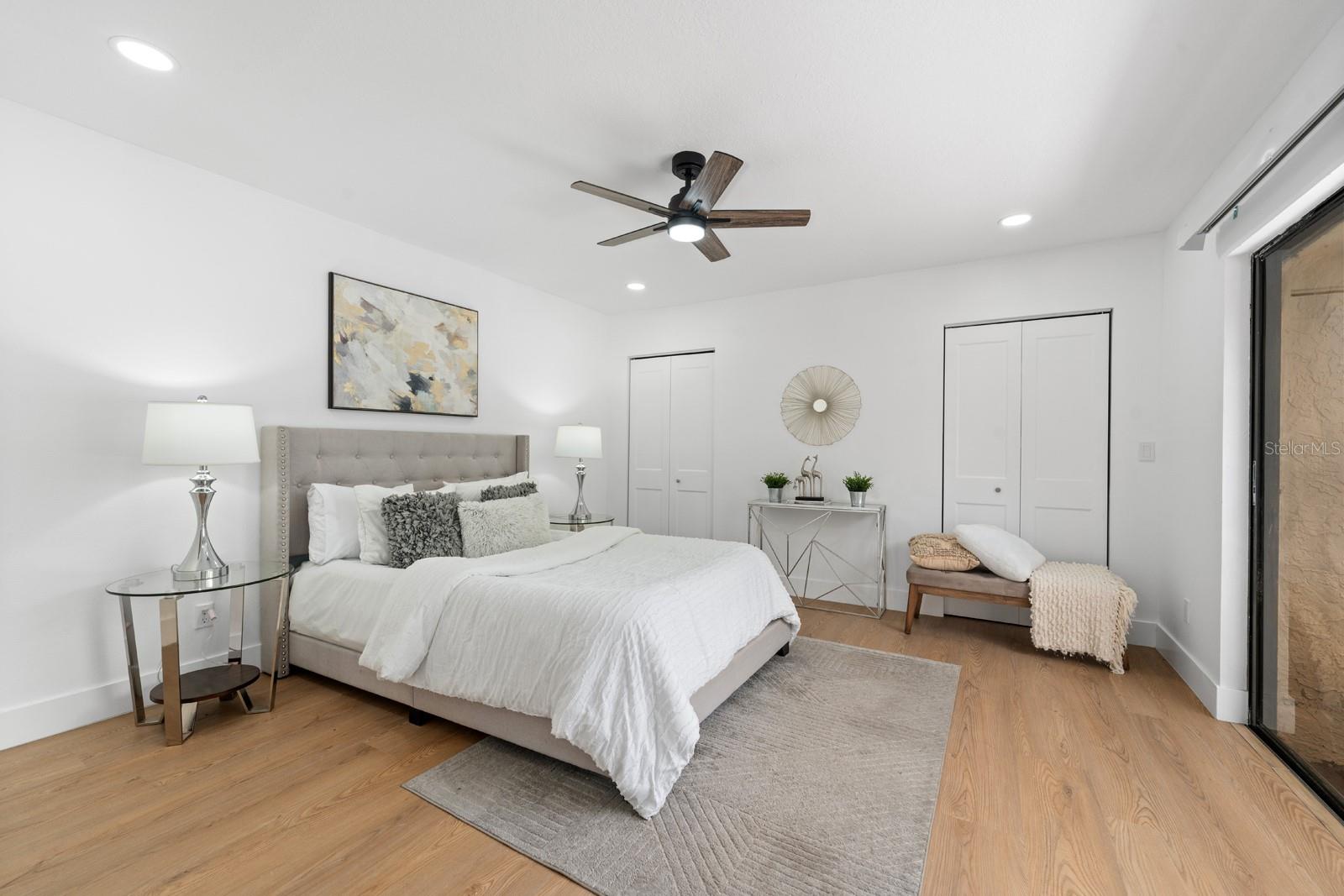 OAK TRACE UNIT I - Residential