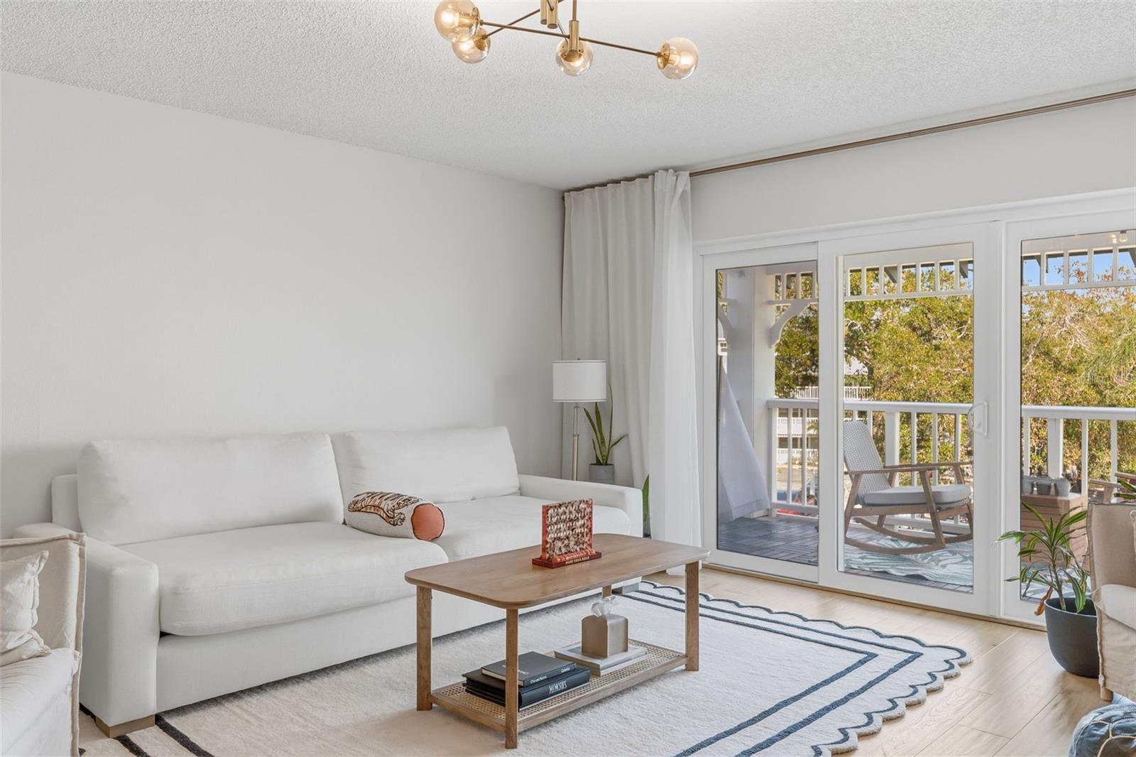 DOLLY BAY A VILLAGE ON LAKE TARPON - Residential