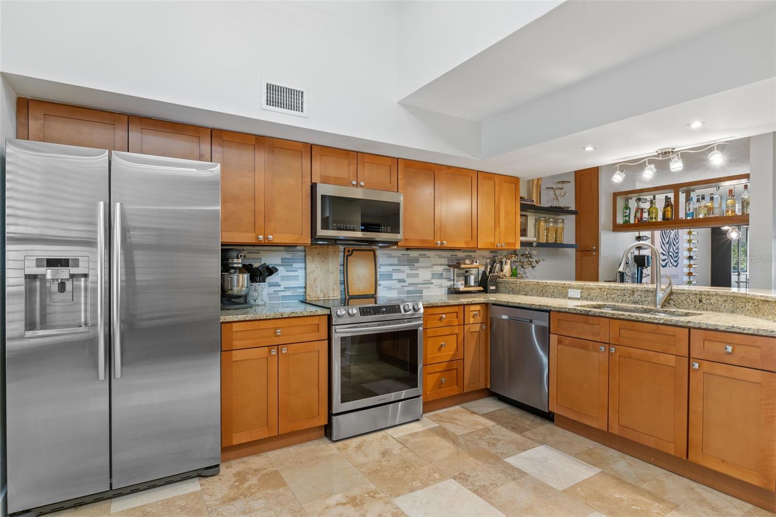 DOLLY BAY A VILLAGE ON LAKE TARPON - Residential