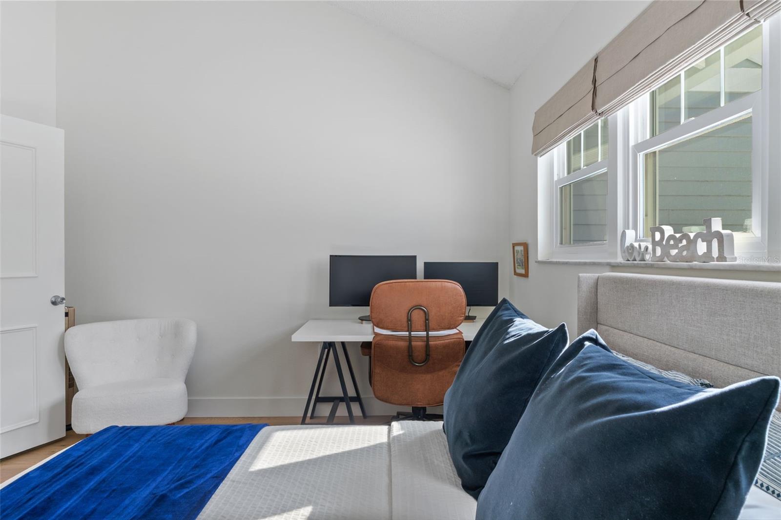 DOLLY BAY A VILLAGE ON LAKE TARPON - Residential