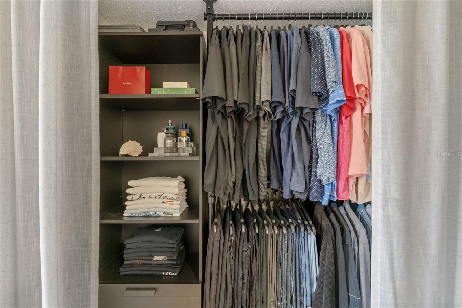 DOLLY BAY A VILLAGE ON LAKE TARPON - Residential