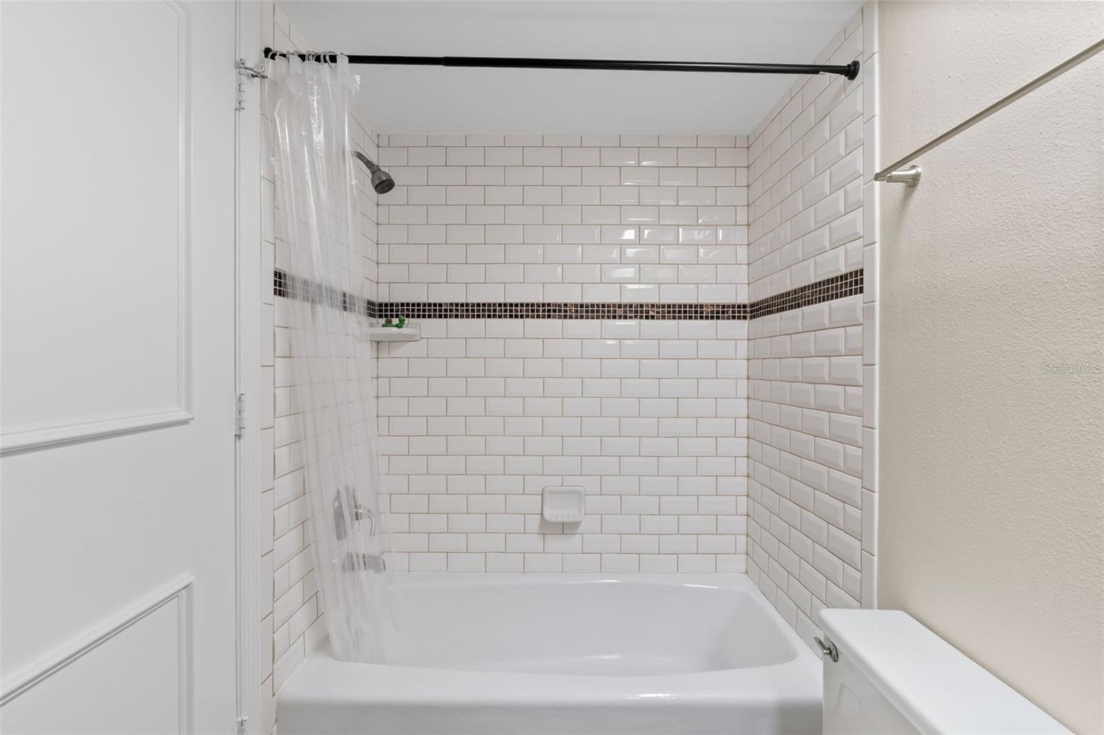 DOLLY BAY A VILLAGE ON LAKE TARPON - Residential