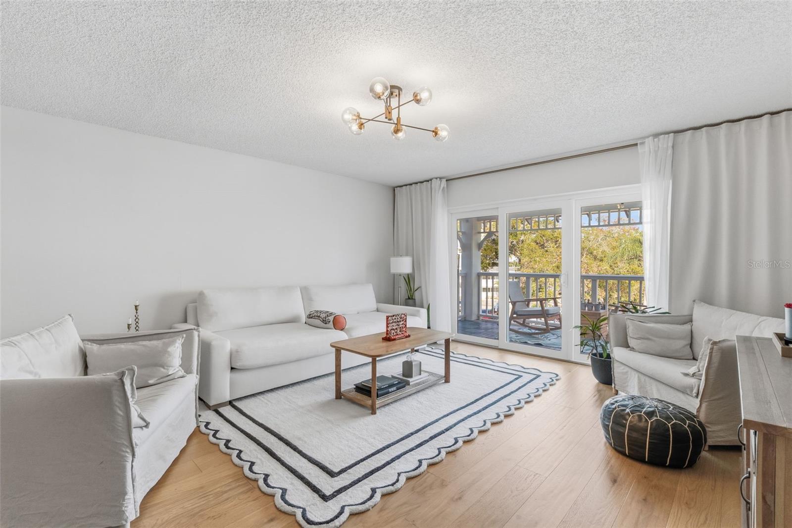 DOLLY BAY A VILLAGE ON LAKE TARPON - Residential