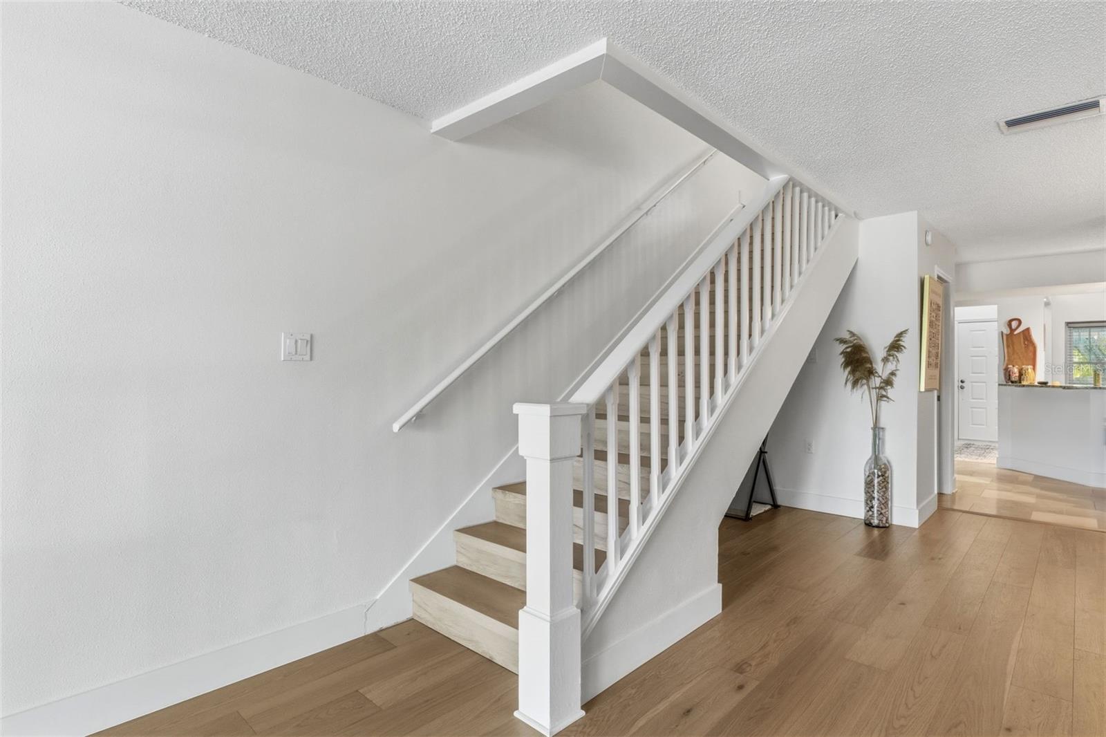 DOLLY BAY A VILLAGE ON LAKE TARPON - Residential