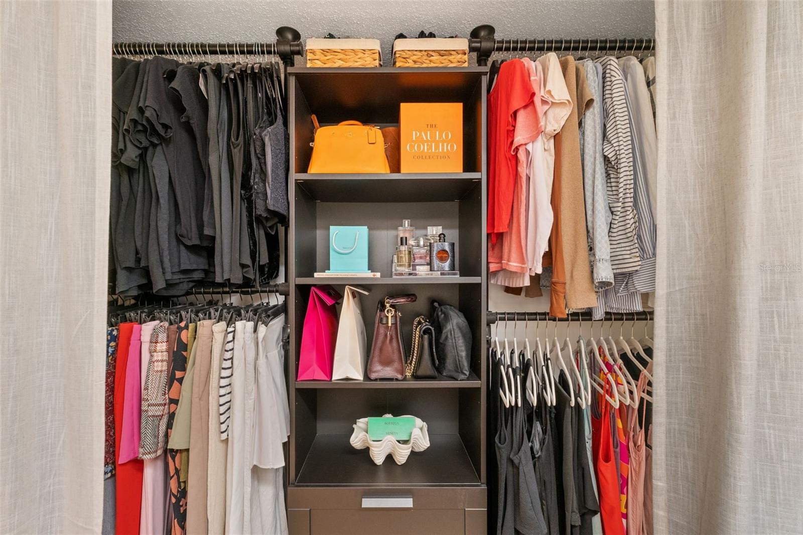 DOLLY BAY A VILLAGE ON LAKE TARPON - Residential