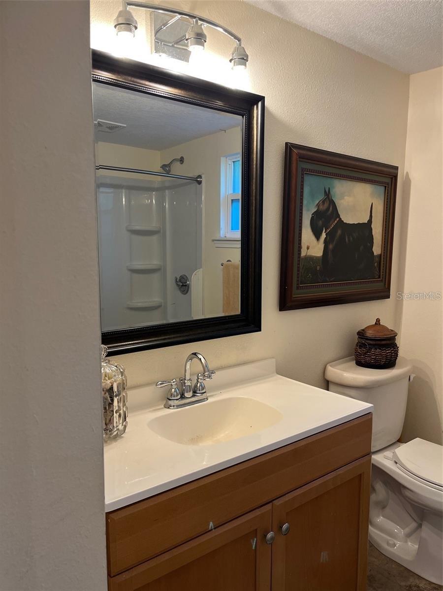 MOUNT CROMER ESTATES - Residential Lease
