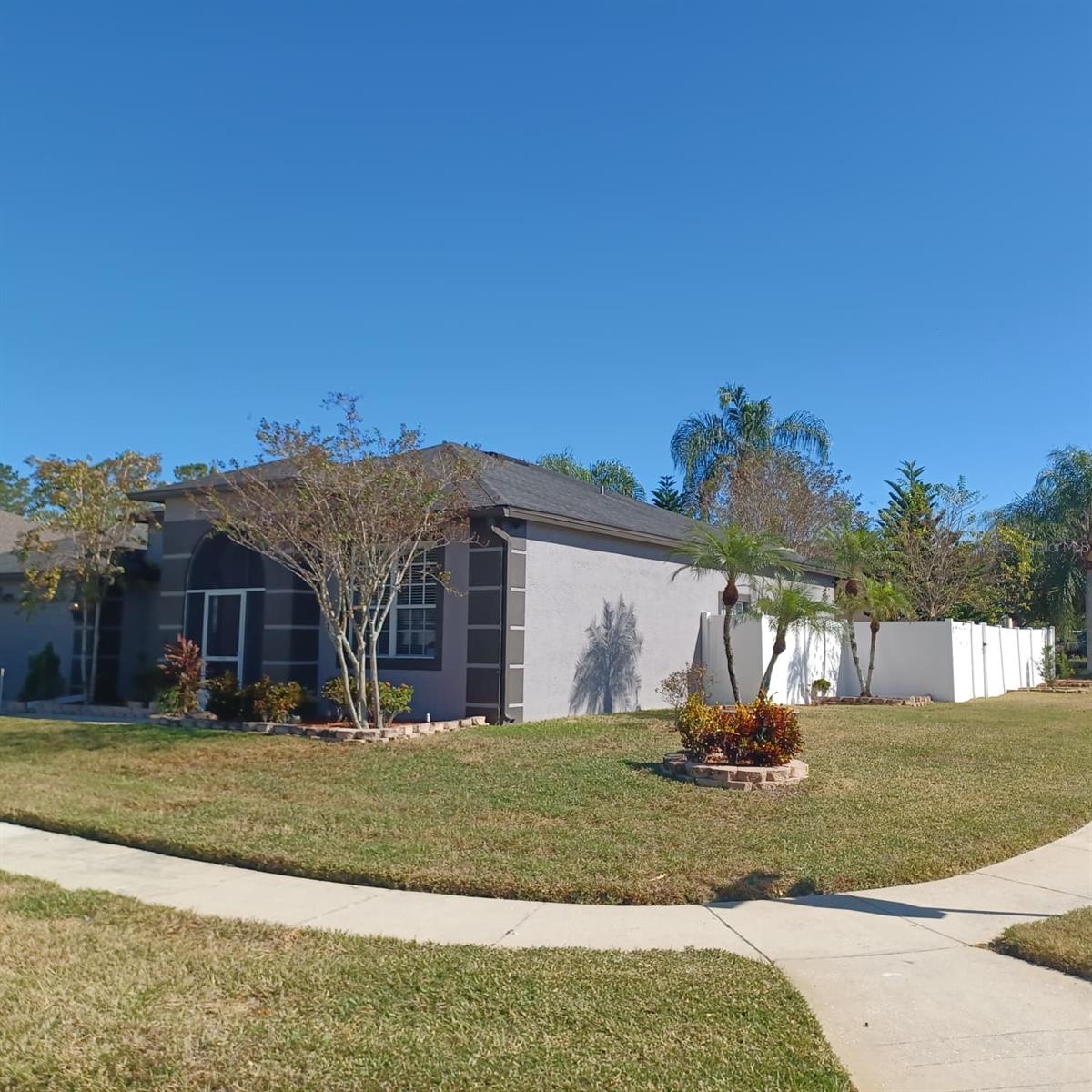 LEXINGTON OAKS VILLAGE 28 29 - Residential Lease