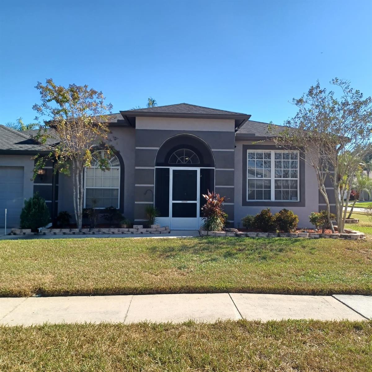 LEXINGTON OAKS VILLAGE 28 29 - Residential Lease