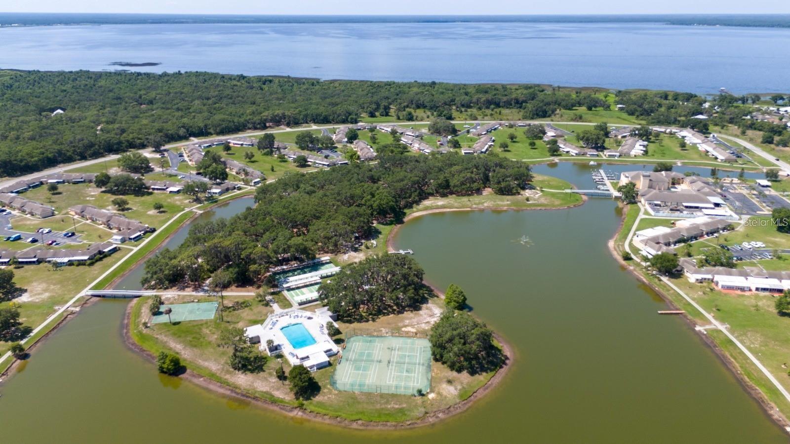 LAKESHORE CLUB - Residential