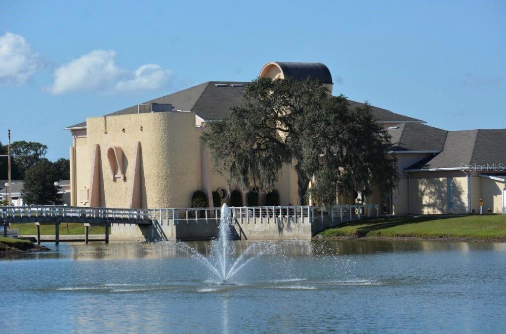 LAKESHORE CLUB - Residential