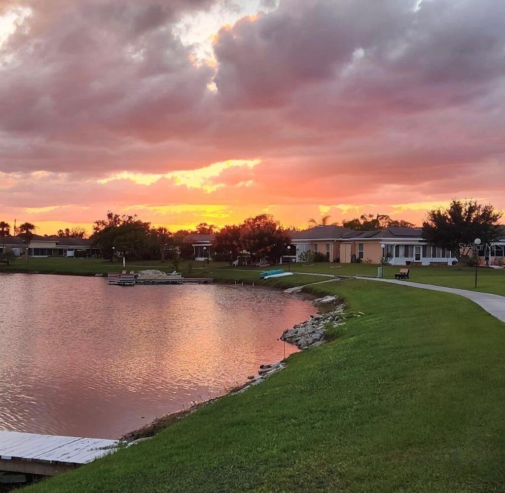 LAKESHORE CLUB - Residential