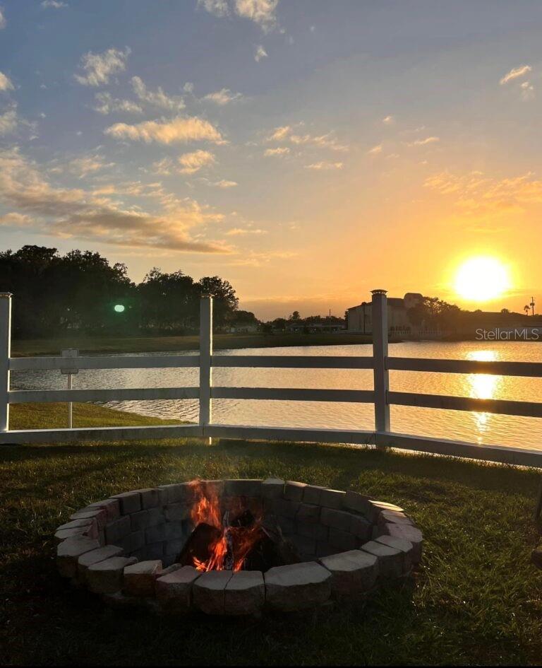 LAKESHORE CLUB - Residential