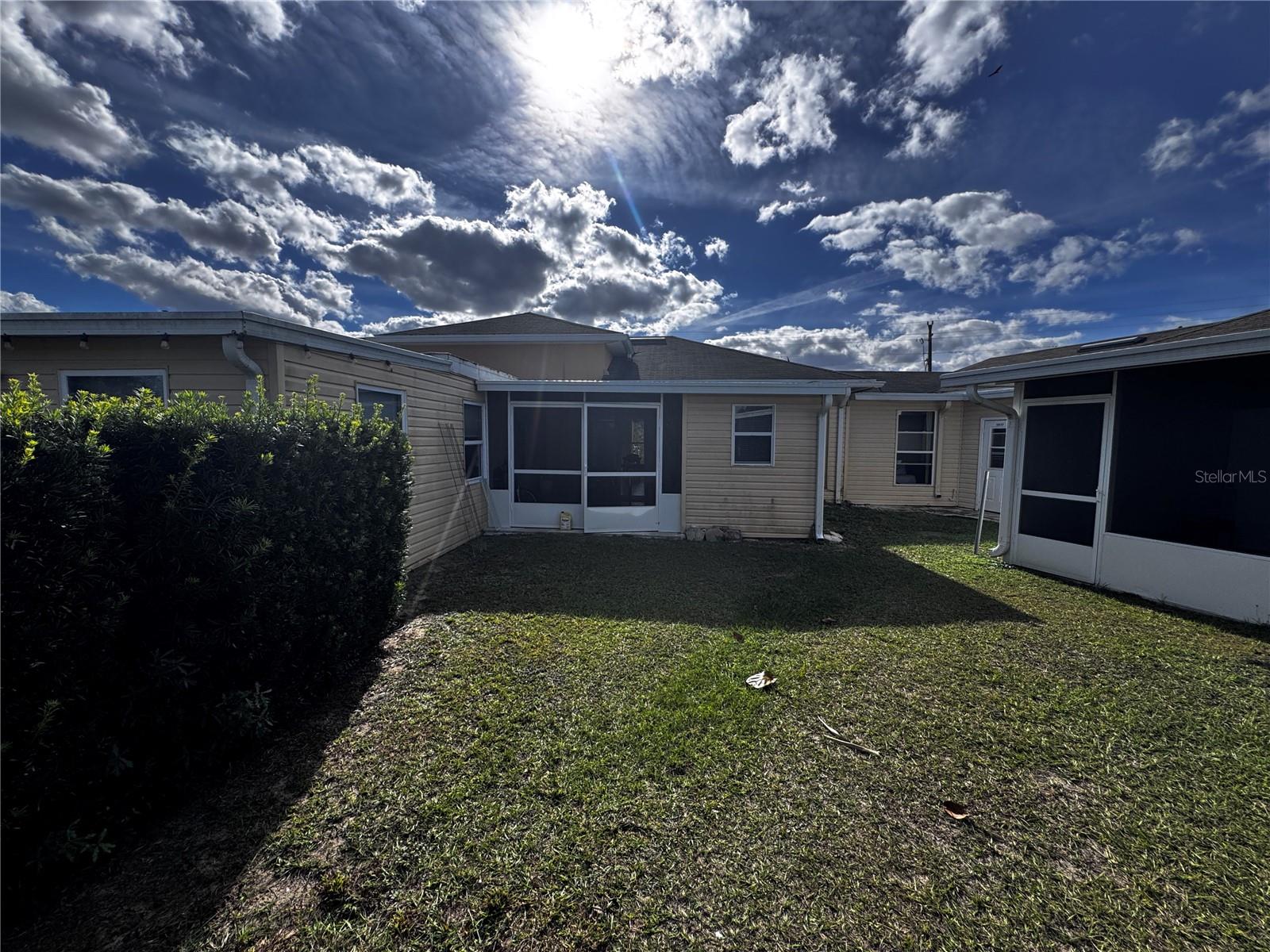 LAKESHORE CLUB - Residential