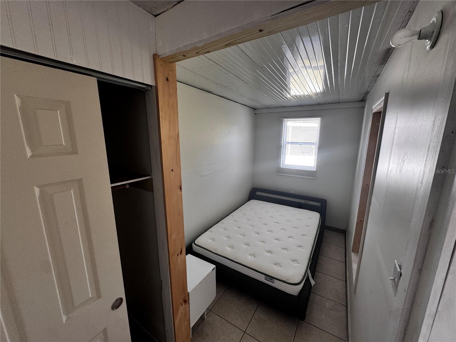 LAKESHORE CLUB - Residential