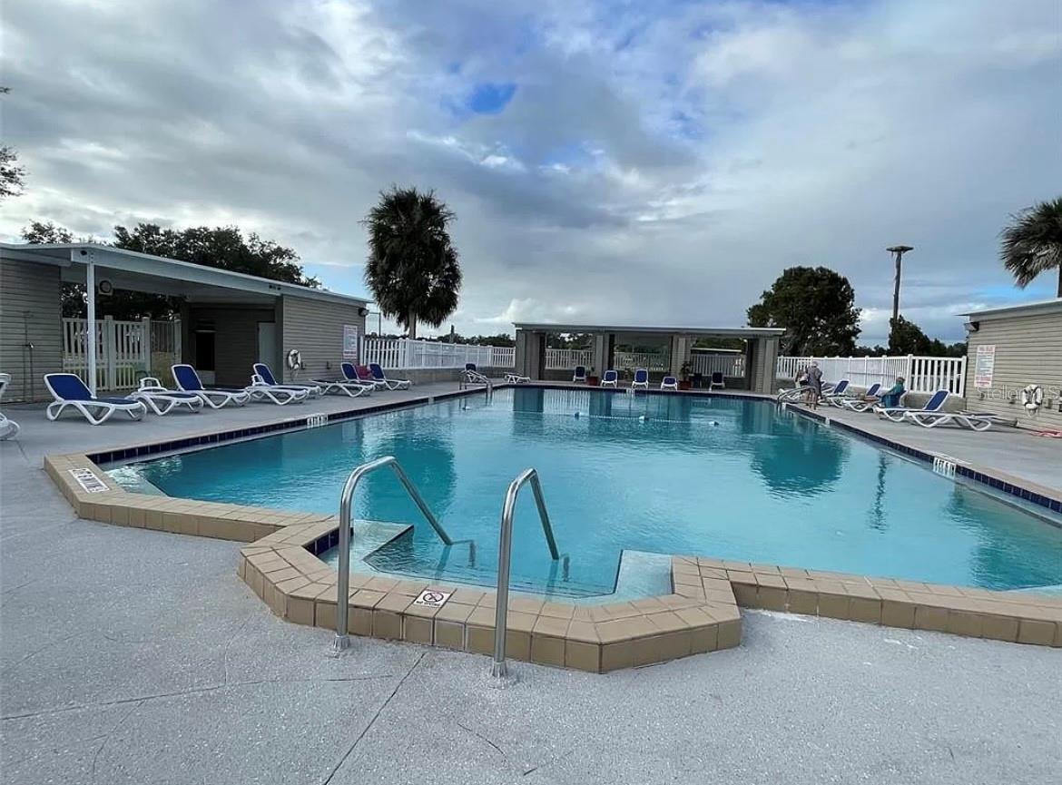 LAKESHORE CLUB - Residential