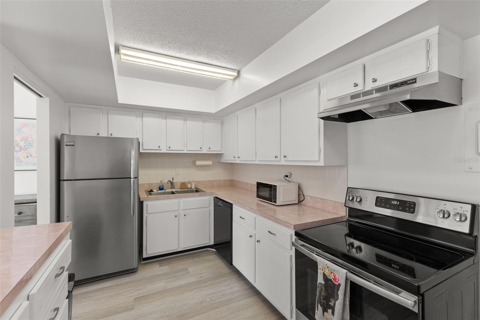 HARBOUR HOUSE CONDO - Residential