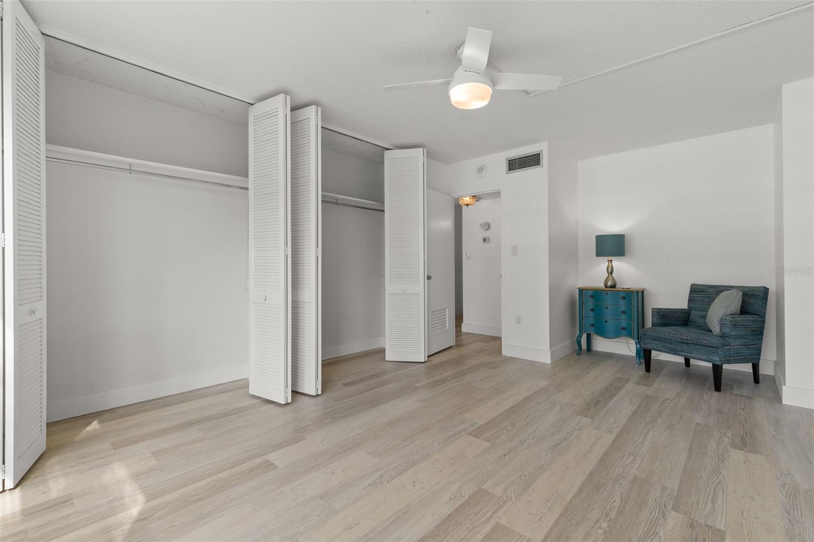 HARBOUR HOUSE CONDO - Residential