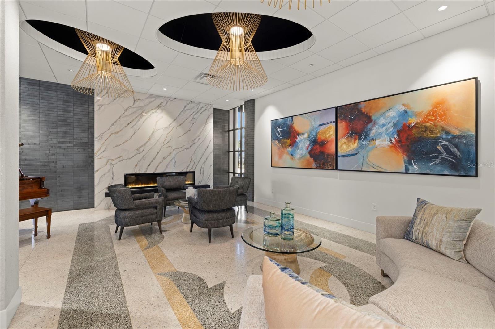 HARBOUR HOUSE CONDO - Residential