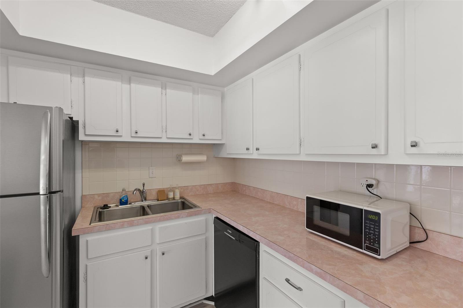 HARBOUR HOUSE CONDO - Residential