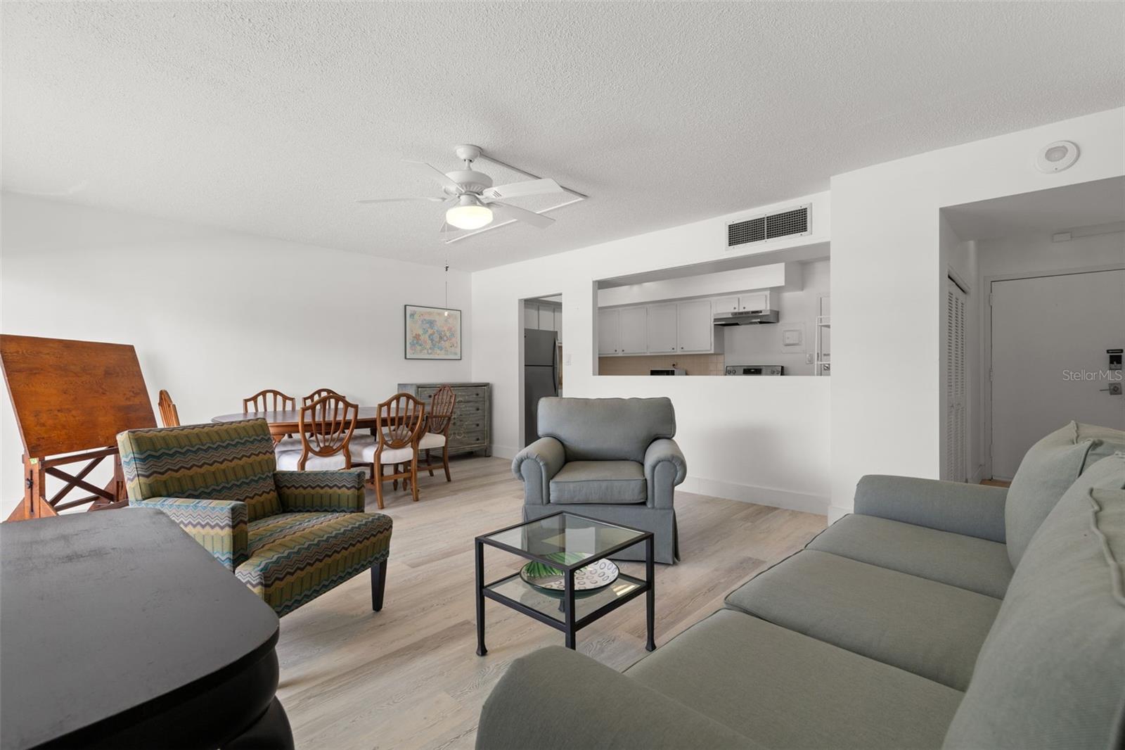 HARBOUR HOUSE CONDO - Residential