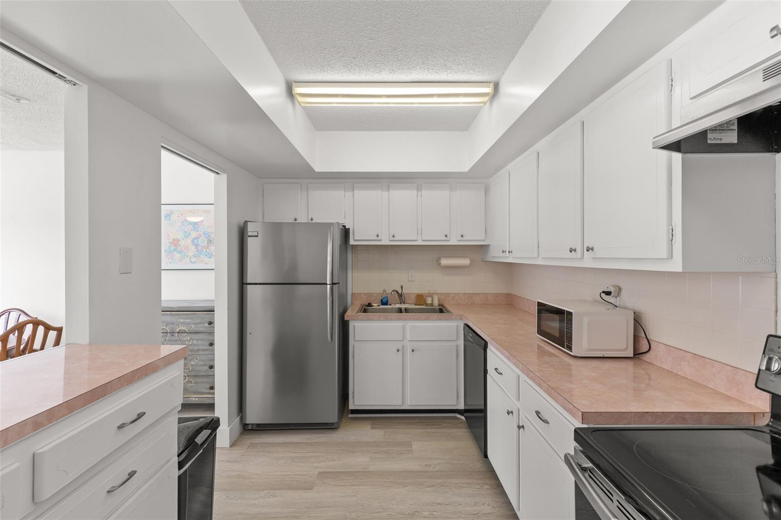 HARBOUR HOUSE CONDO - Residential