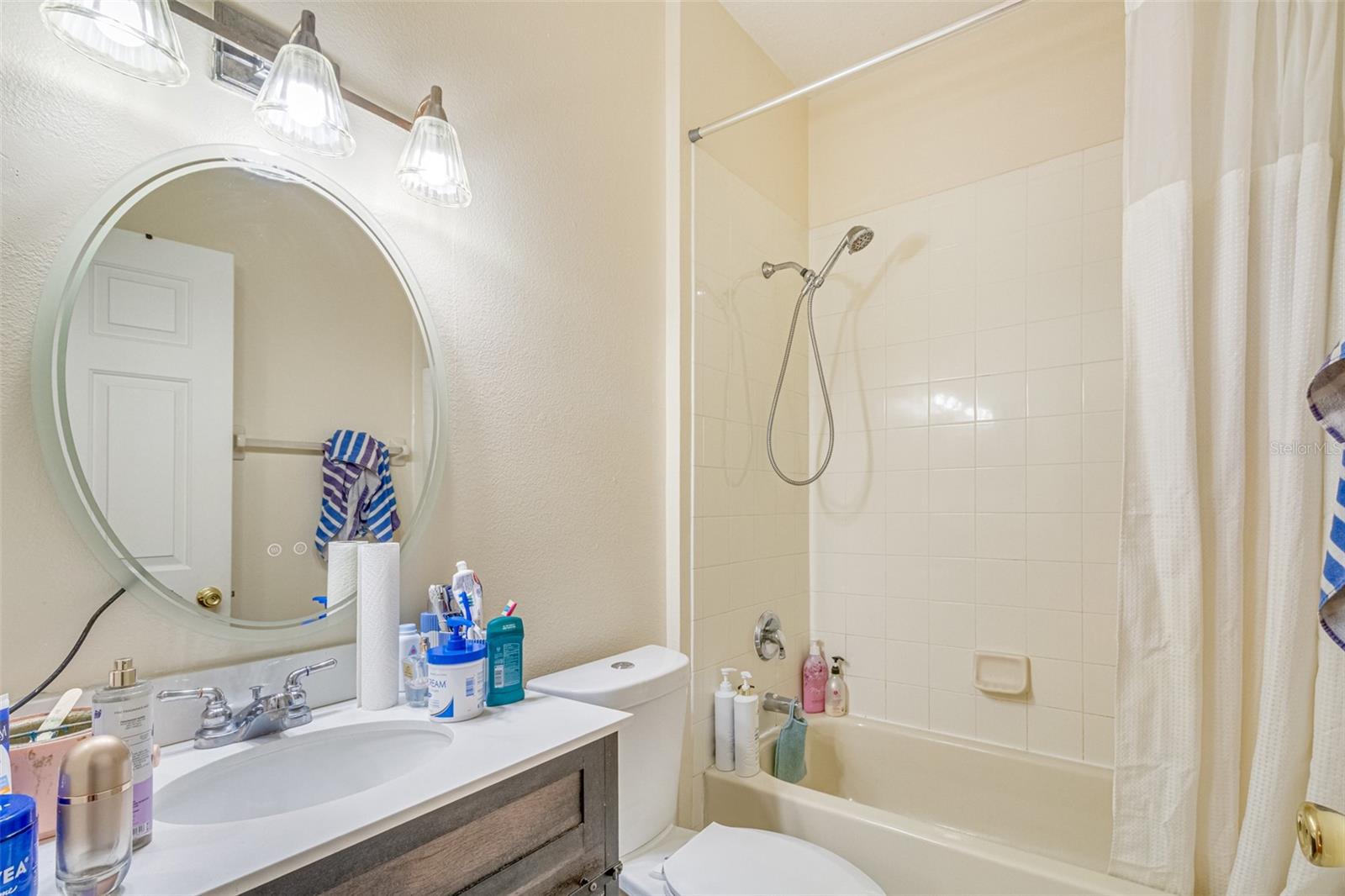 PARSONS POINTE PH 2 UNIT A - Residential Lease