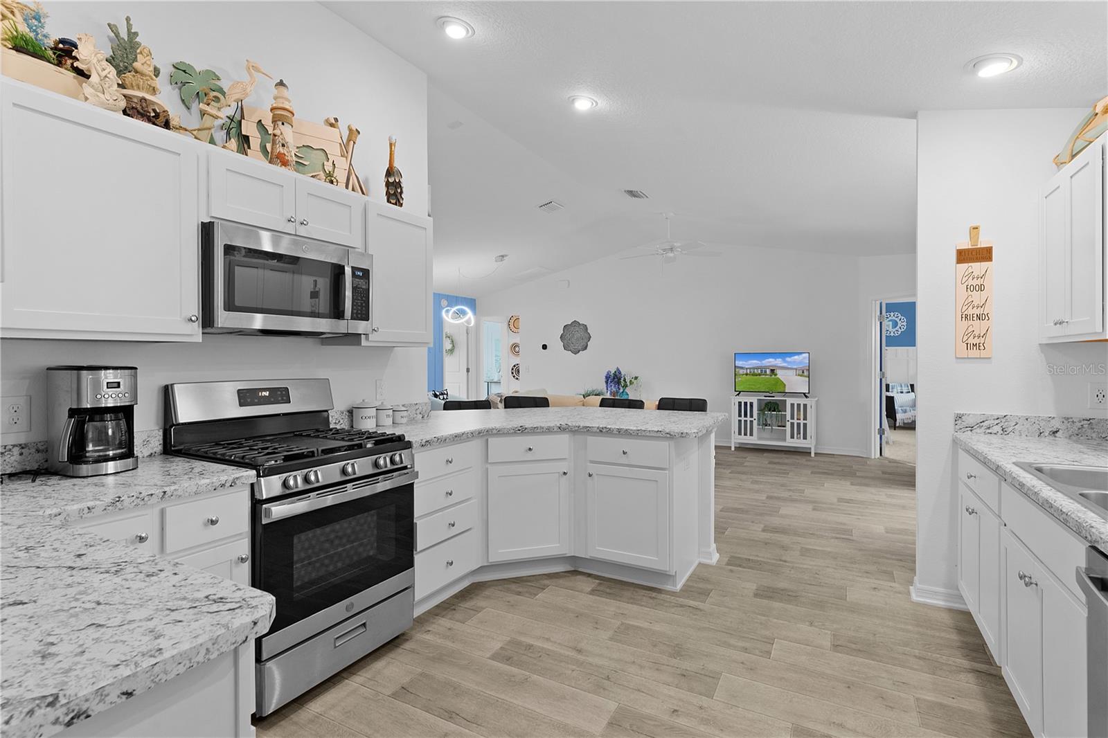 VILLAGES/SOUTHERN OAKS UN #126 - Residential