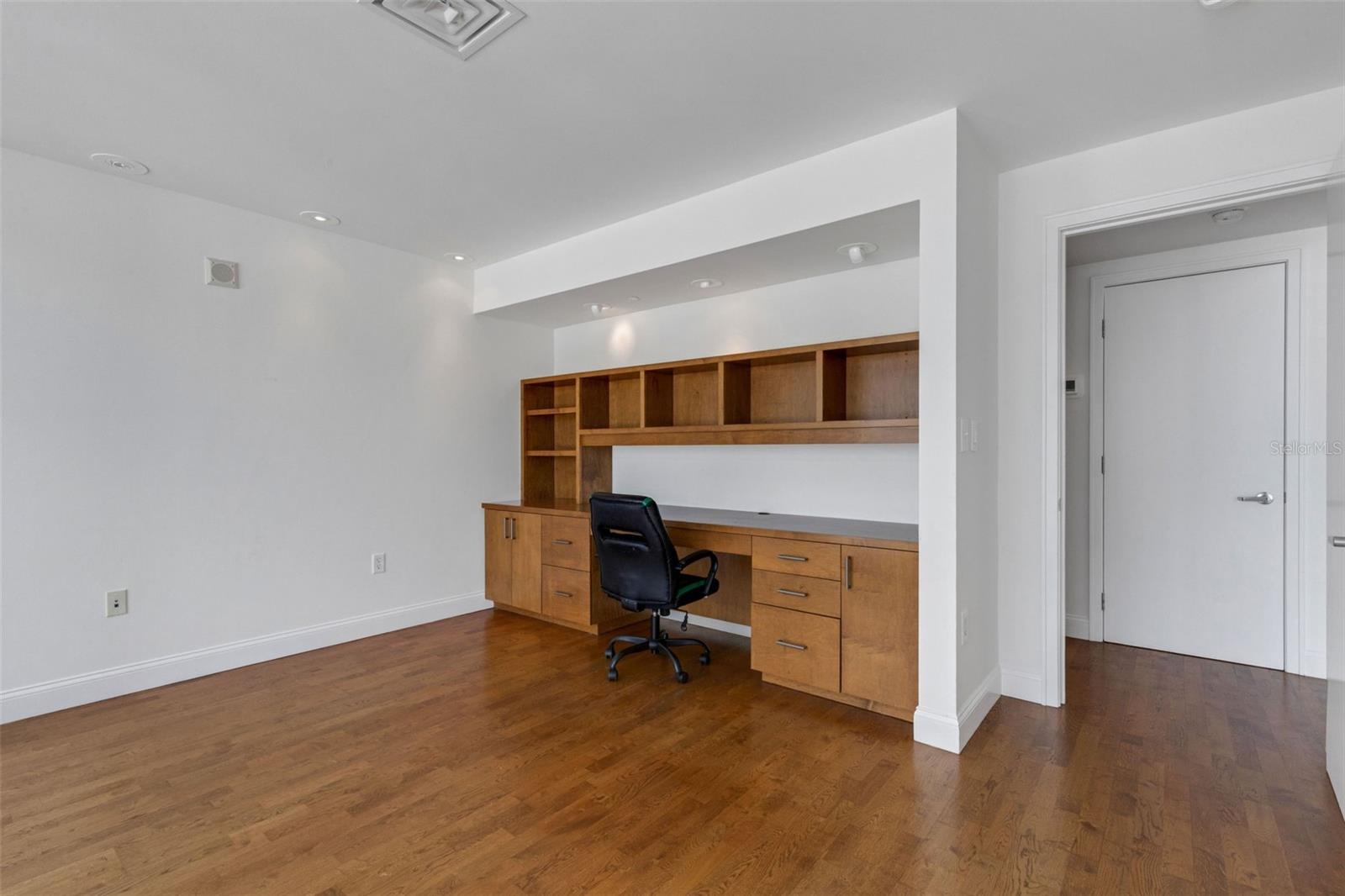 CITYSCAPE AT COURTHOUSE CENTRE - Residential