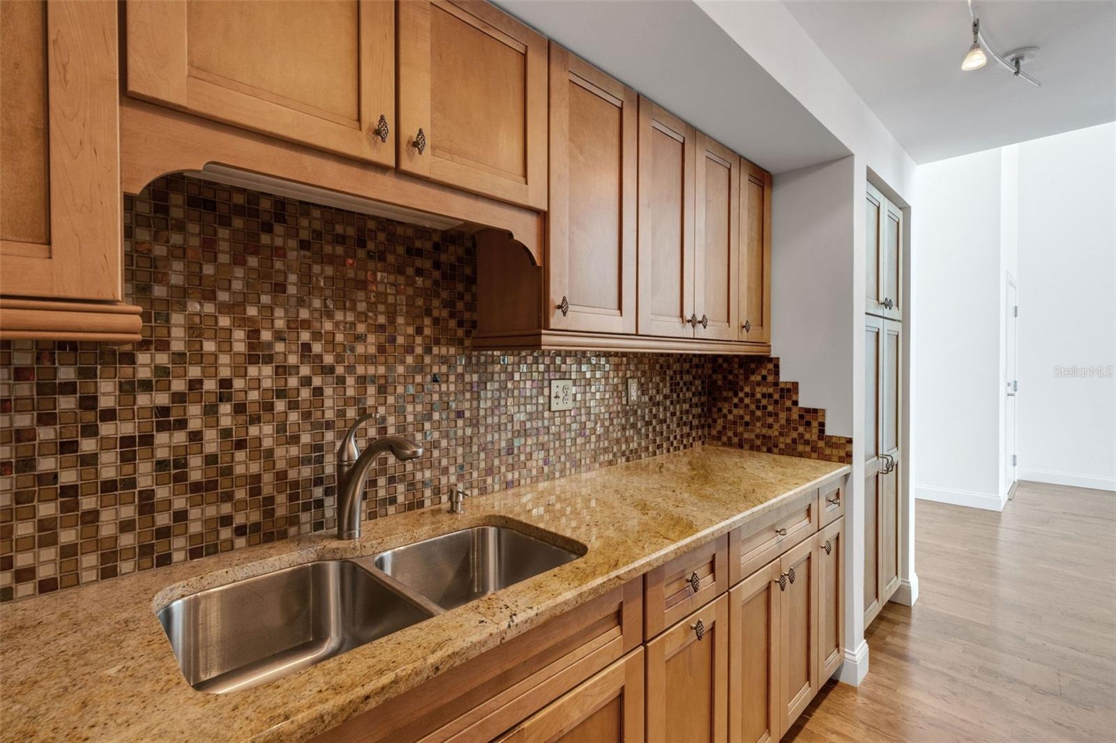 CITYSCAPE AT COURTHOUSE CENTRE - Residential