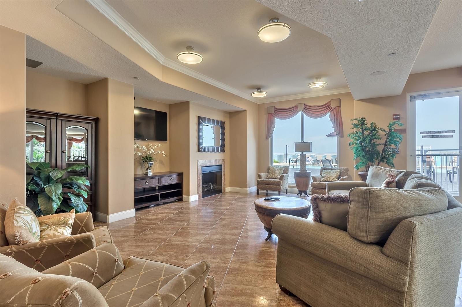 Bella Vista Condo - Residential