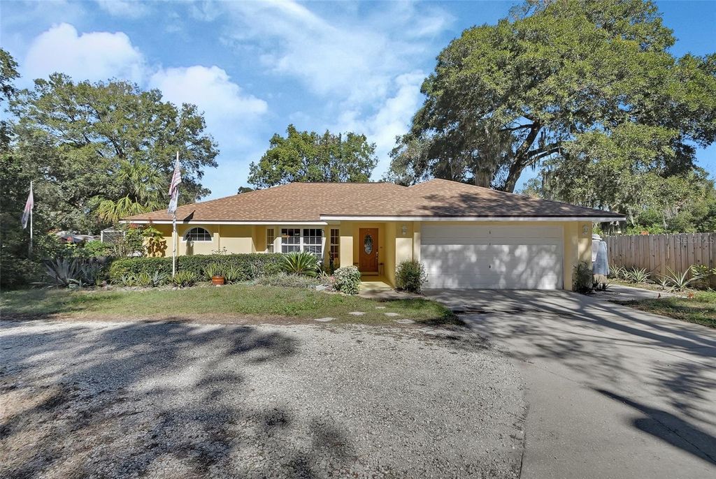 Photo of 1559 W Euclid Avenue, Deland, FL 32720 (MLS # V4945905)
