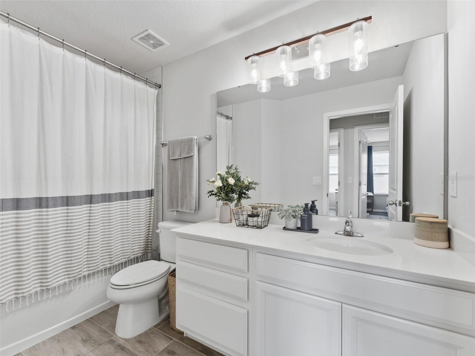 LUCAYA LAKE CLUB PH 4C - Residential