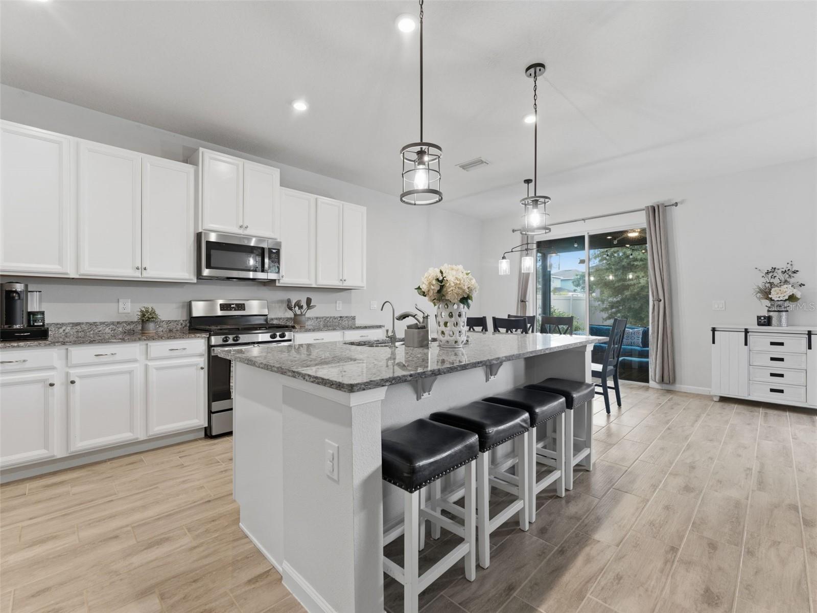 LUCAYA LAKE CLUB PH 4C - Residential