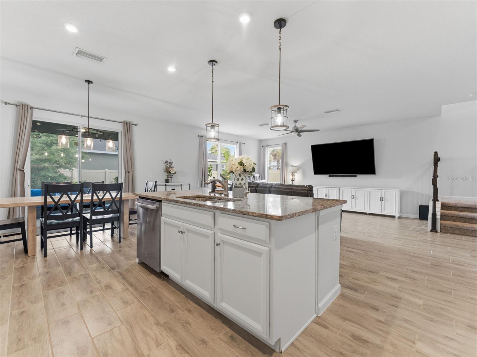 LUCAYA LAKE CLUB PH 4C - Residential