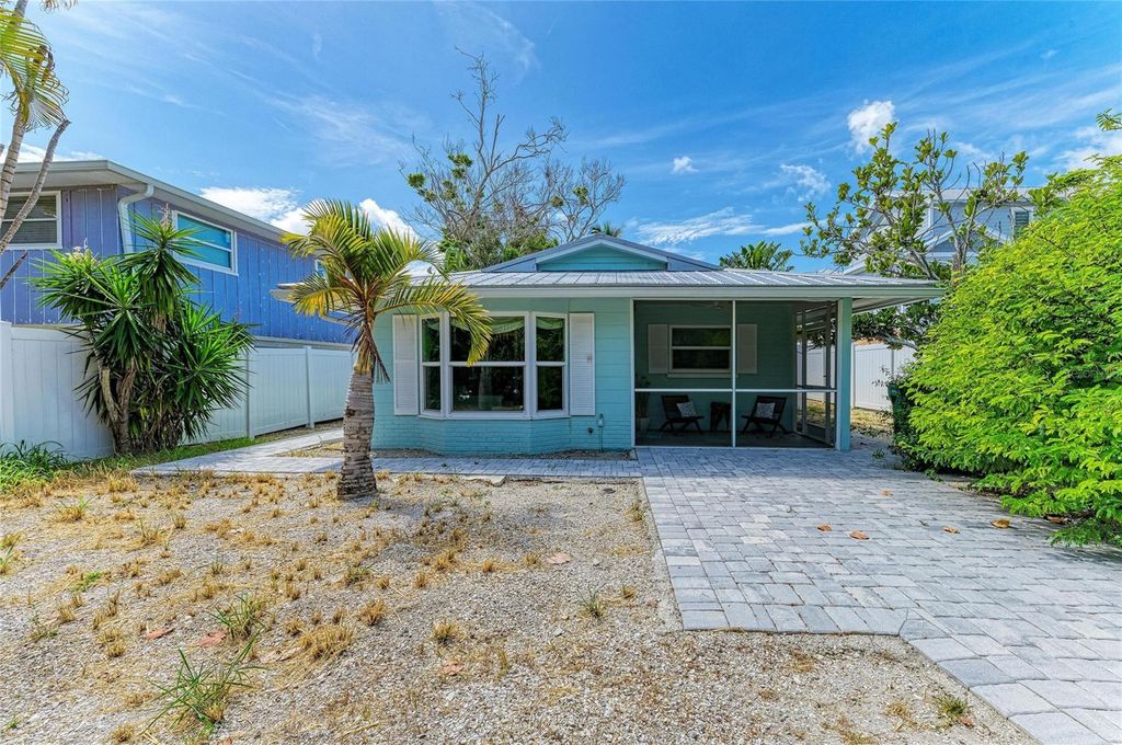 Photo of 580 Linley Street, Longboat Key, FL 34228 (MLS # A4699520)