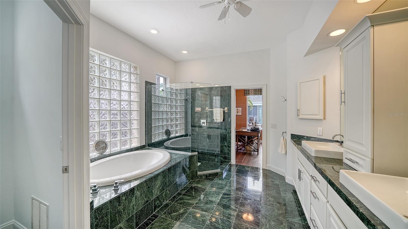 QUEENS HARBOUR - Residential