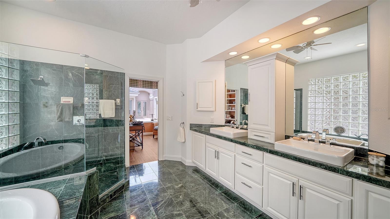 QUEENS HARBOUR - Residential