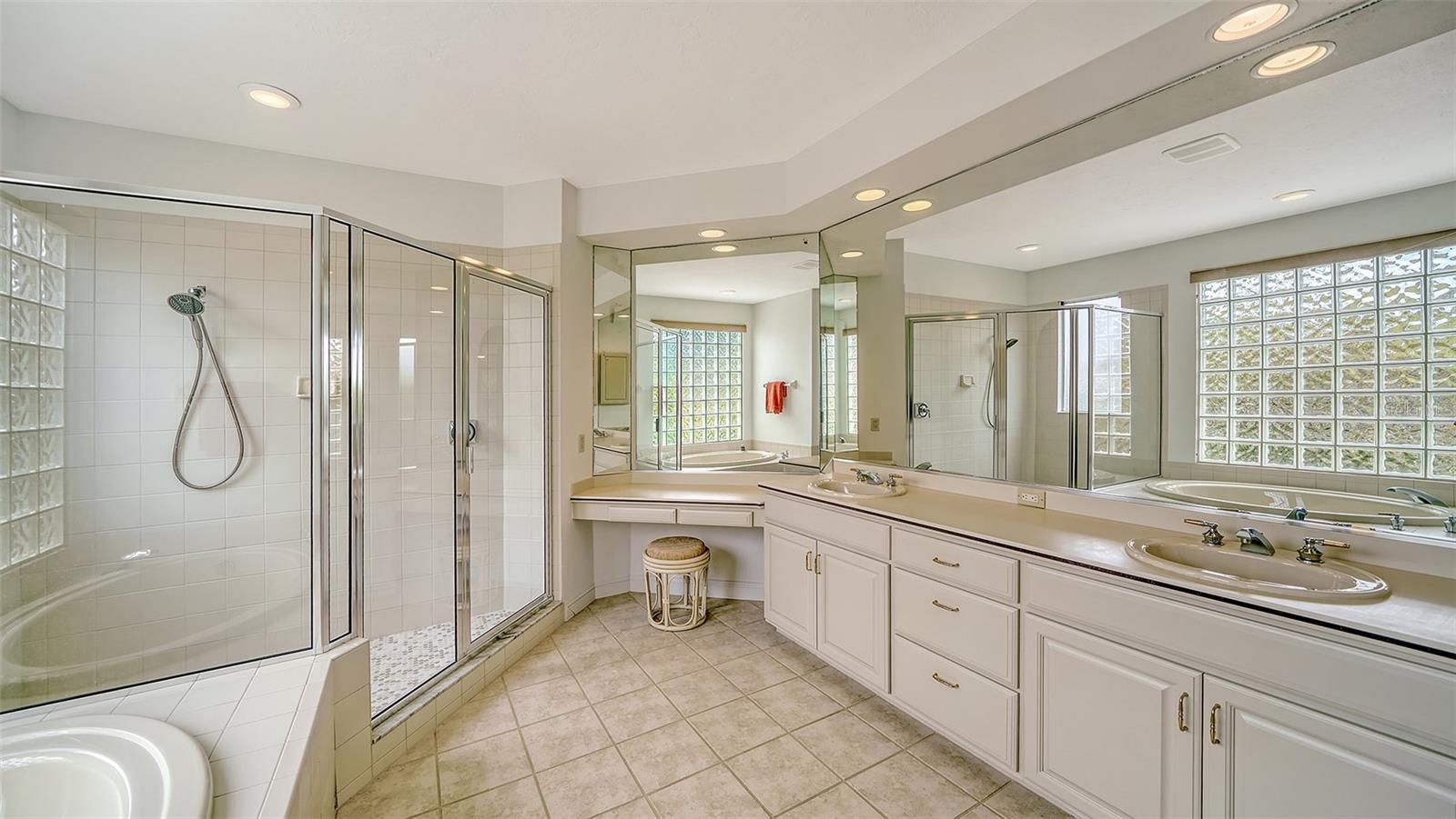 QUEENS HARBOUR - Residential